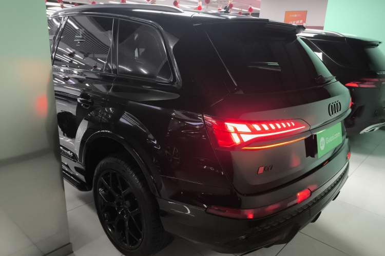 Used Audi Q7 2024 45 TFSI quattro S line Black Warrior Edition Exterior 3
