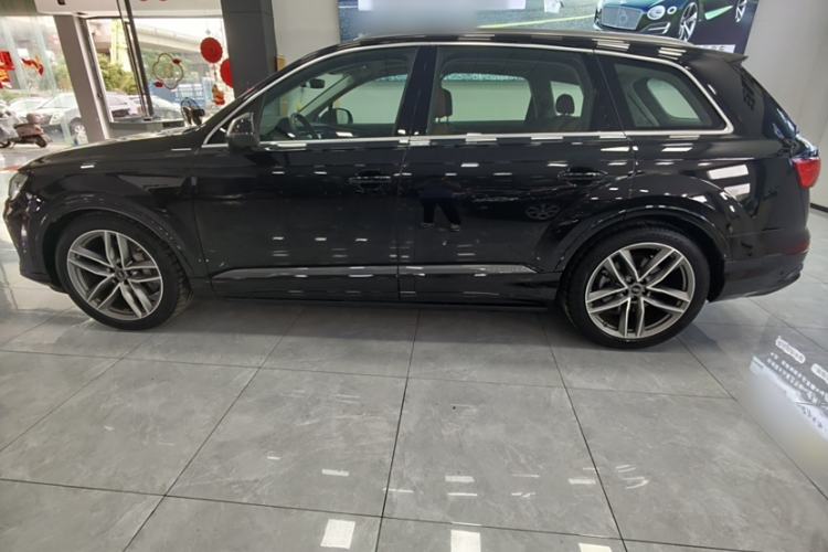 Used Audi Q7 2024 45 TFSI quattro S line Sport Edition Exterior 3