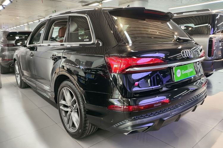 Used Audi Q7 2024 55 TFSI quattro S line Sport model Exterior 3