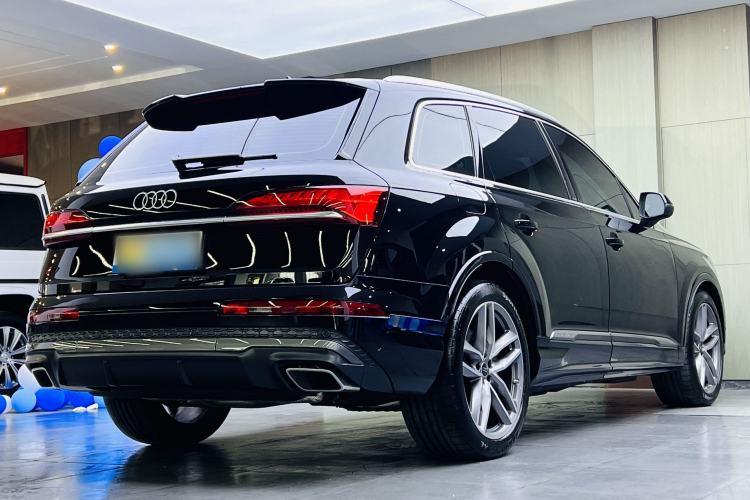 Used Audi Q7 2024 45 TFSI quattro S line Sport Edition Exterior 3