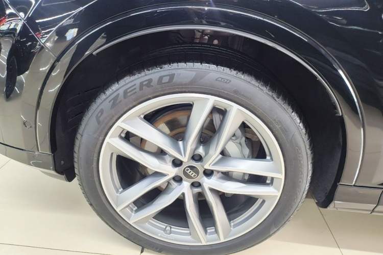 Used Audi Q7 2024 55 TFSI quattro S line Sport model Exterior 4