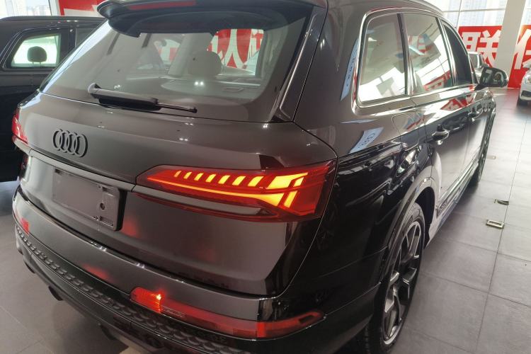 Used Audi Q7 2024 45 TFSI quattro S line Black Warrior Edition Exterior 4