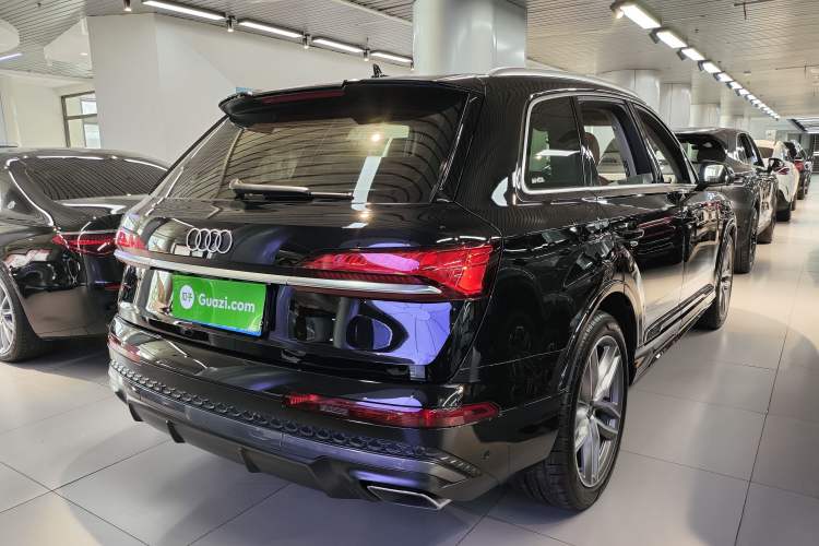 Used Audi Q7 2024 55 TFSI quattro S line Sport model Exterior 4
