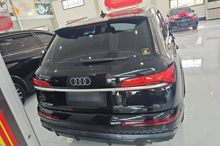 Used Audi Q7 2024 45 TFSI quattro S line Sport Edition Exterior 4