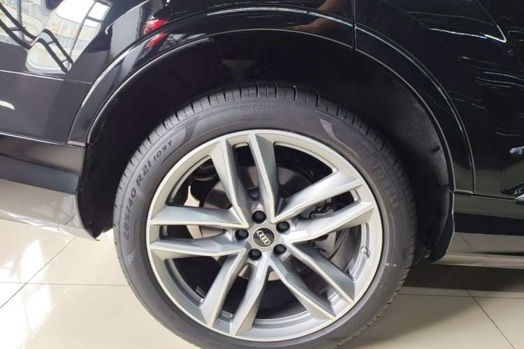 Used Audi Q7 2024 55 TFSI quattro S line Sport model Exterior 5