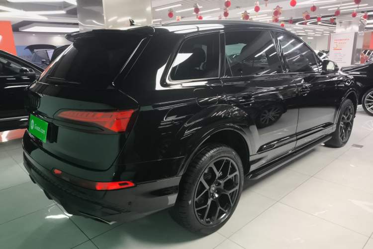 Used Audi Q7 2024 45 TFSI quattro S line Black Warrior Edition Exterior 5