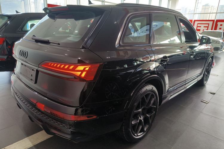 Used Audi Q7 2024 45 TFSI quattro S line Black Warrior Edition Exterior 5