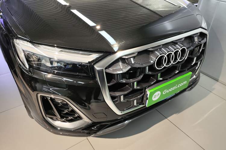 Used Audi Q7 2024 55 TFSI quattro S line Sport model Exterior 5