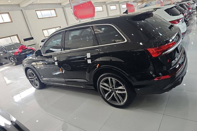 Used Audi Q7 2024 45 TFSI quattro S line Sport Edition Exterior 5