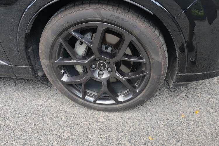 Used Audi Q7 2024 55 TFSI quattro S line Sport model Exterior 7