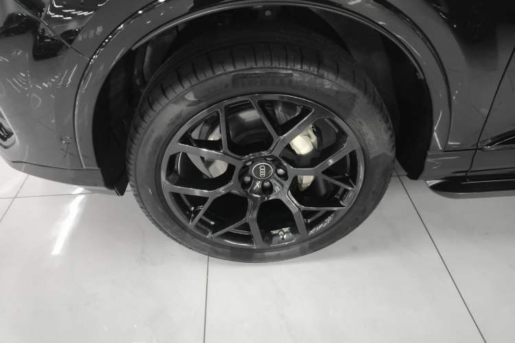 Used Audi Q7 2024 45 TFSI quattro S line Black Warrior Edition Exterior 7