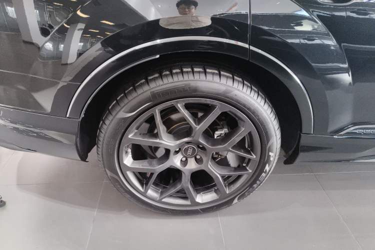 Used Audi Q7 2024 45 TFSI quattro S line Black Warrior Edition Exterior 8