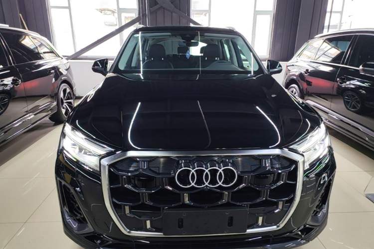 Used Audi Q7 2024 55 TFSI quattro S line Sport model Front