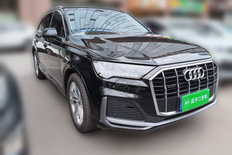 Used Audi Q7 2024 45 TFSI quattro S line Sport Edition Front Right 45 Deg