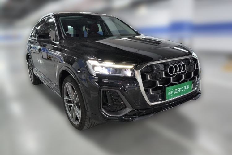 Used Audi Q7 2024 45 TFSI quattro S line Sport Edition Front Right 45 Deg