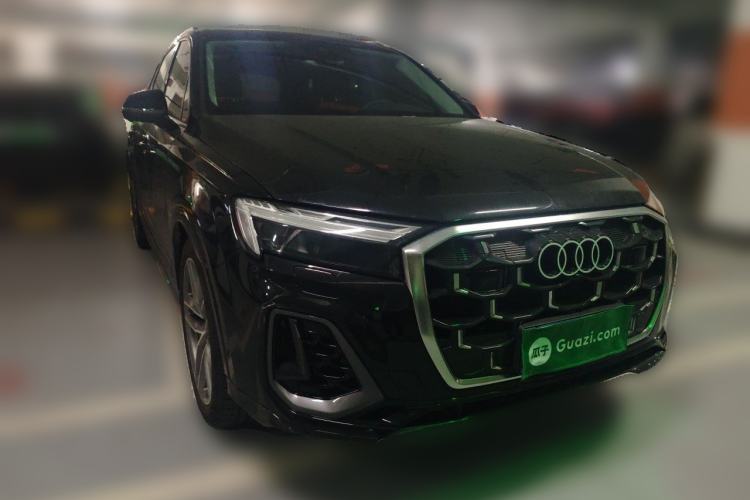 Used Audi Q7 2024 55 TFSI quattro S line Sport model Front Right 45 Deg