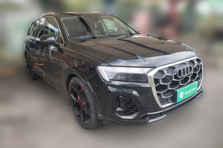 Used Audi Q7 2024 55 TFSI quattro S line Sport model Front Right 45 Deg