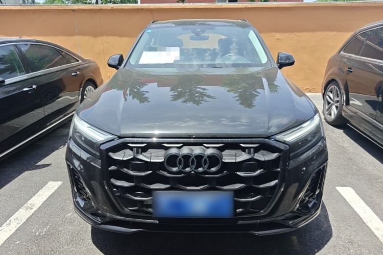 Used Audi Q7 2024 45 TFSI quattro S line Black Warrior Edition Front