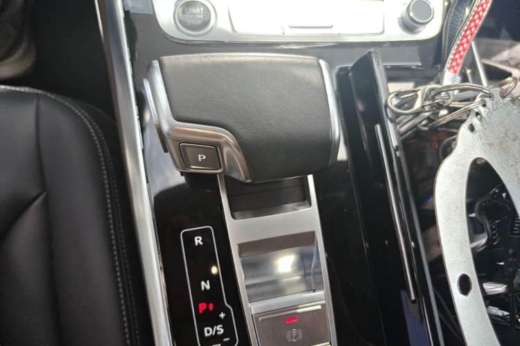 Used Audi Q7 2024 45 TFSI quattro S line Black Warrior Edition Gear Lever