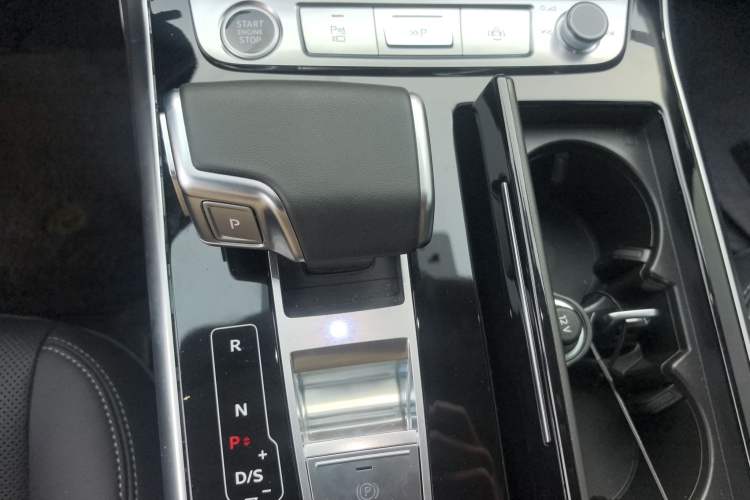 Used Audi Q7 2024 55 TFSI quattro S line Sport model Gear Lever