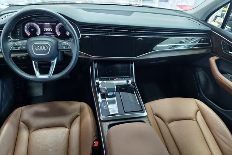 Used Audi Q7 2024 45 TFSI quattro S line Sport Edition Interior 1
