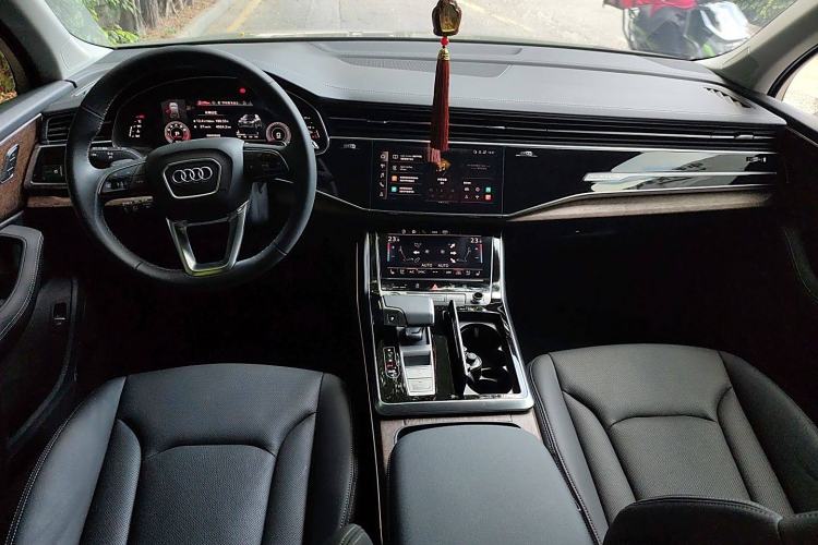 Used Audi Q7 2024 55 TFSI quattro S line Sport model Interior 2