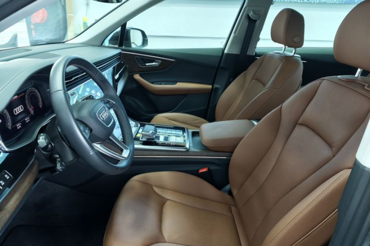 Used Audi Q7 2024 45 TFSI quattro S line Sport Edition Interior 2