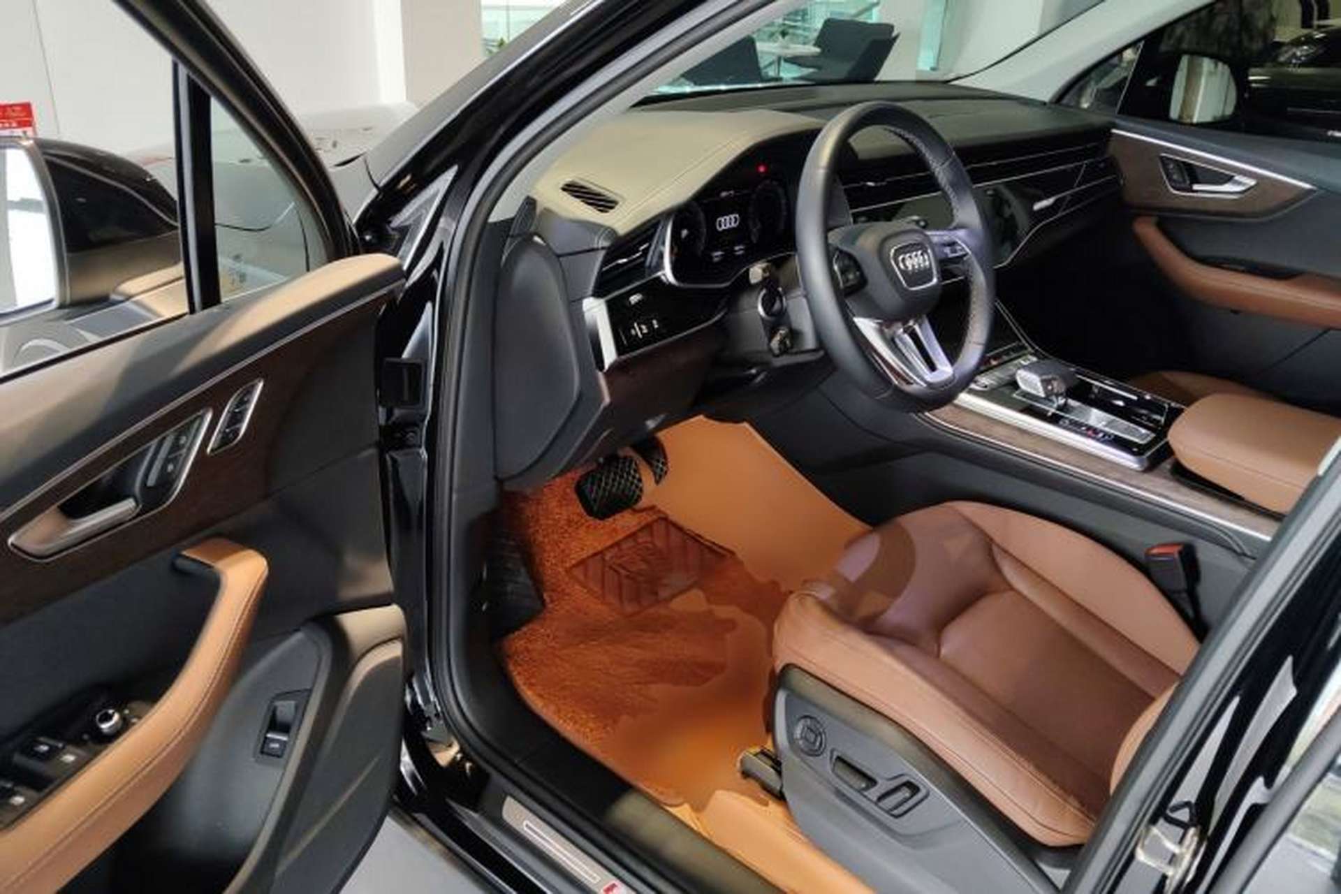 Used Audi Q7 2024 45 TFSI quattro S line Sport Edition Interior 3