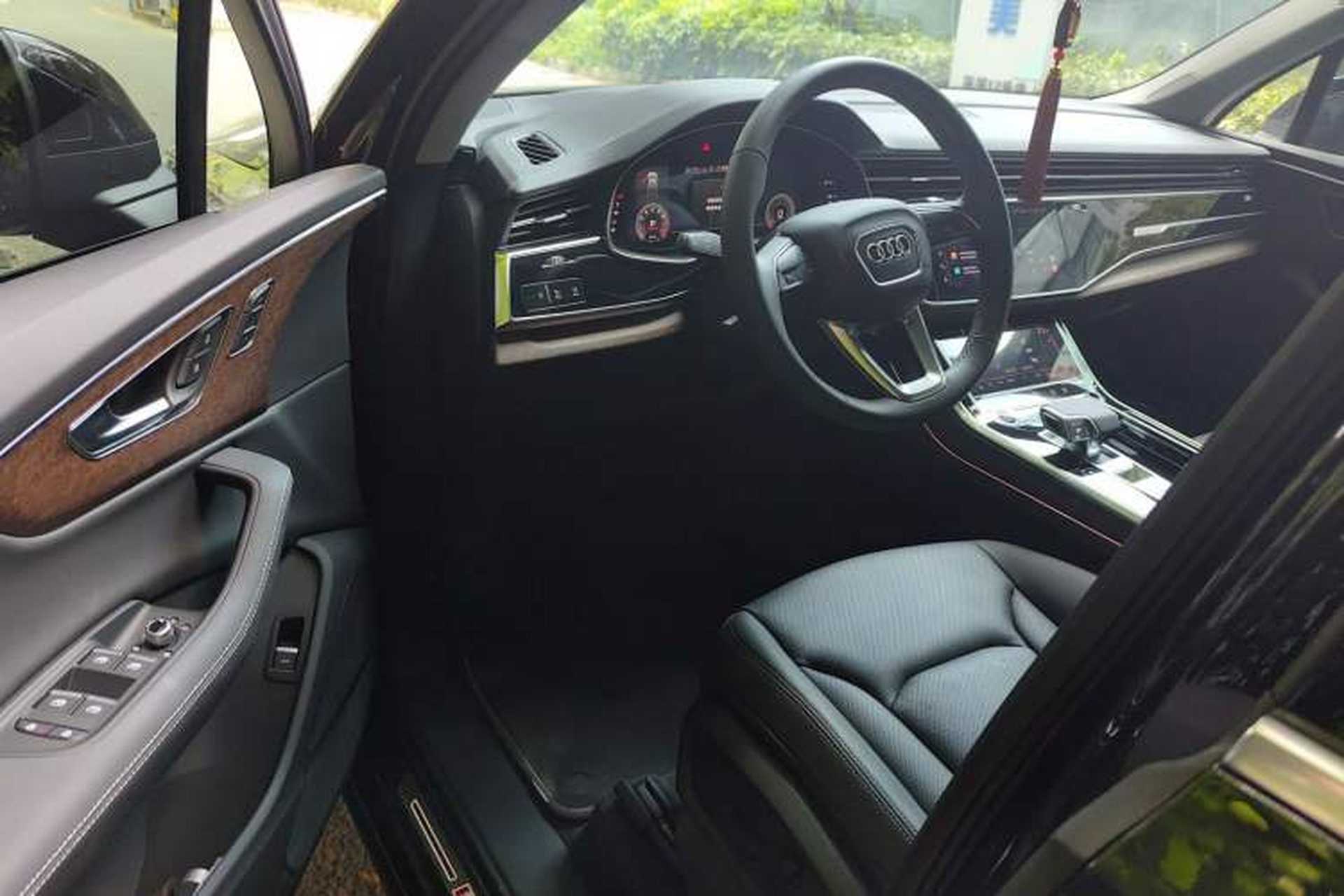 Used Audi Q7 2024 55 TFSI quattro S line Sport model Interior 3