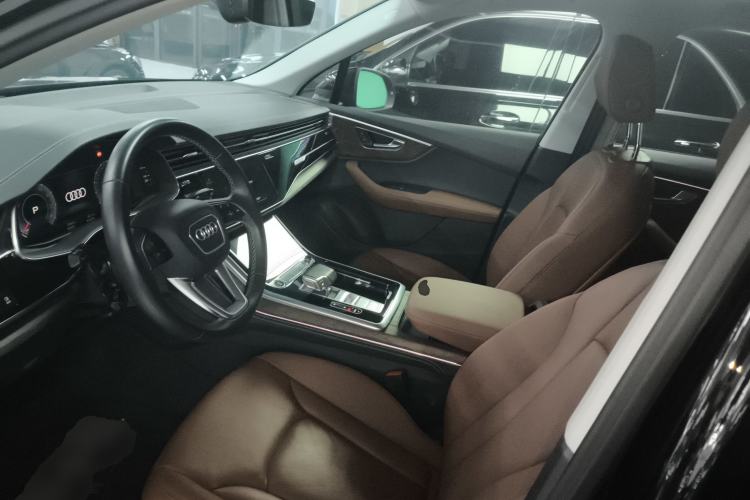 Used Audi Q7 2024 45 TFSI quattro S line Black Warrior Edition Interior 3