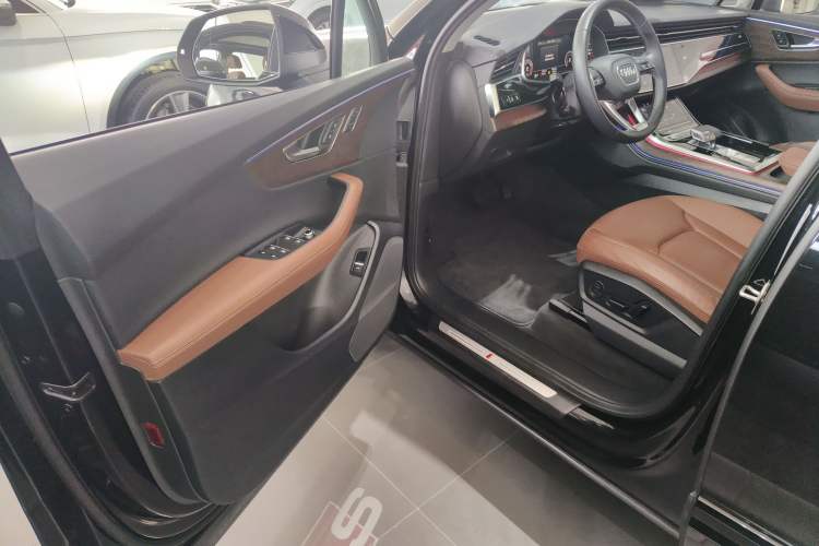 Used Audi Q7 2024 45 TFSI quattro S line Black Warrior Edition Interior 3