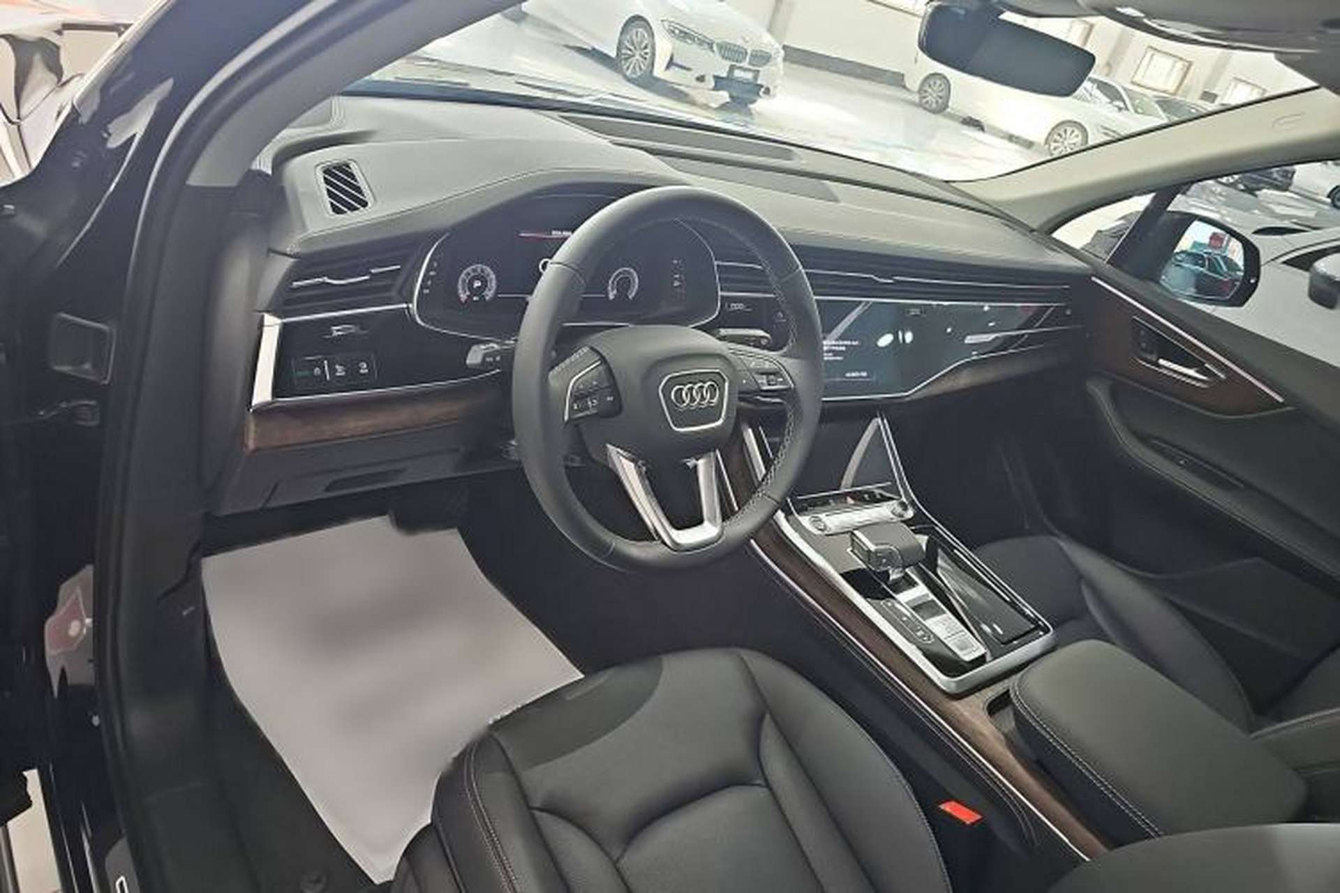 Used Audi Q7 2024 45 TFSI quattro S line Sport Edition Interior 3