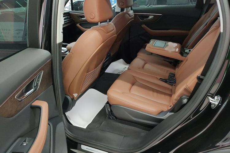 Used Audi Q7 2024 45 TFSI quattro S line Black Warrior Edition Interior 4