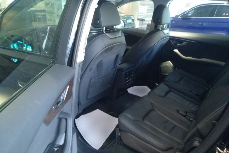 Used Audi Q7 2024 45 TFSI quattro S line Black Warrior Edition Interior 4