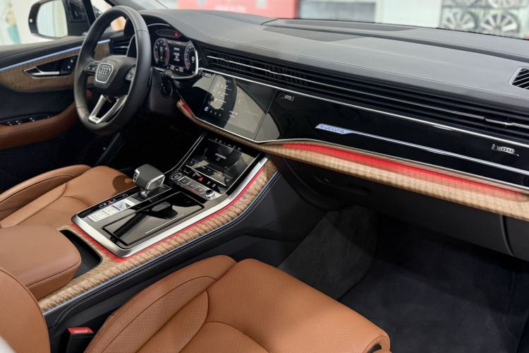 Used Audi Q7 2024 55 TFSI quattro S line Prestige Edition Interior 7