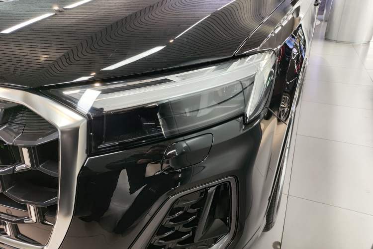 Used Audi Q7 2024 55 TFSI quattro S line Sport model Left Front Headlight