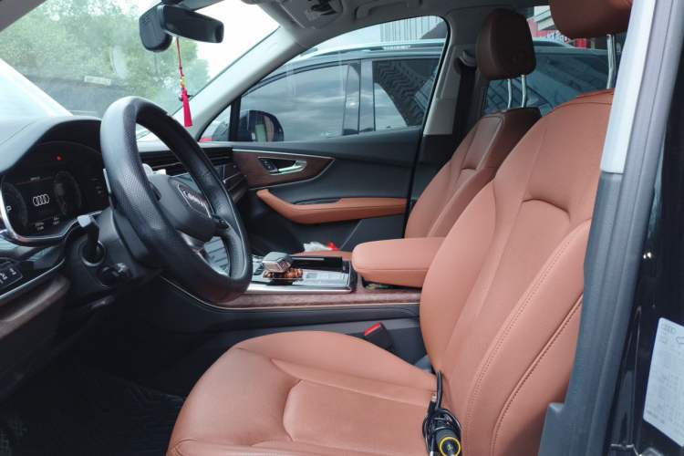 Used Audi Q7 2024 45 TFSI quattro S line Sport Edition Left Front Seat