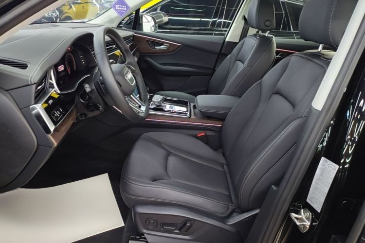 Used Audi Q7 2024 55 TFSI quattro S line Sport model Left Front Seat