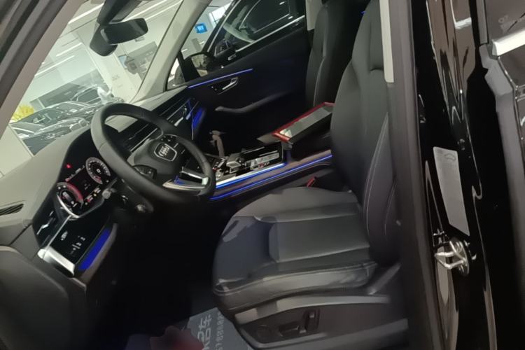 Used Audi Q7 2024 55 TFSI quattro S line Sport model Left Front Seat