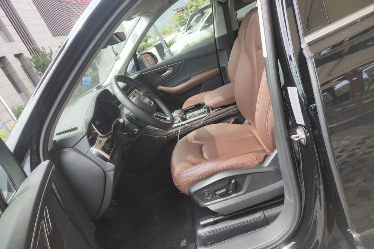 Used Audi Q7 2024 55 TFSI quattro S line Sport model Left Front Seat