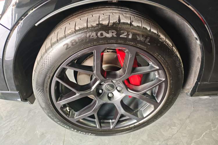 Used Audi Q7 2024 45 TFSI quattro S line Black Warrior Edition Left Front Wheel Hub