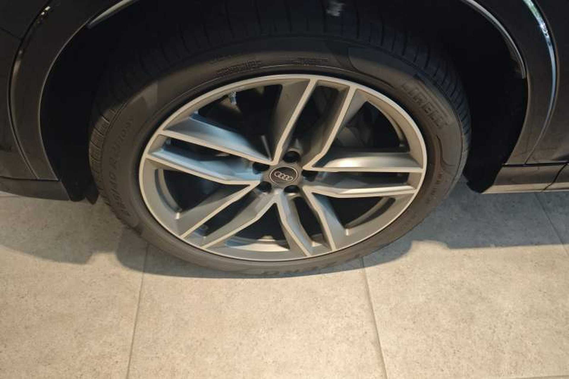 Used Audi Q7 2024 45 TFSI quattro S line Sport Edition Left Front Wheel Hub