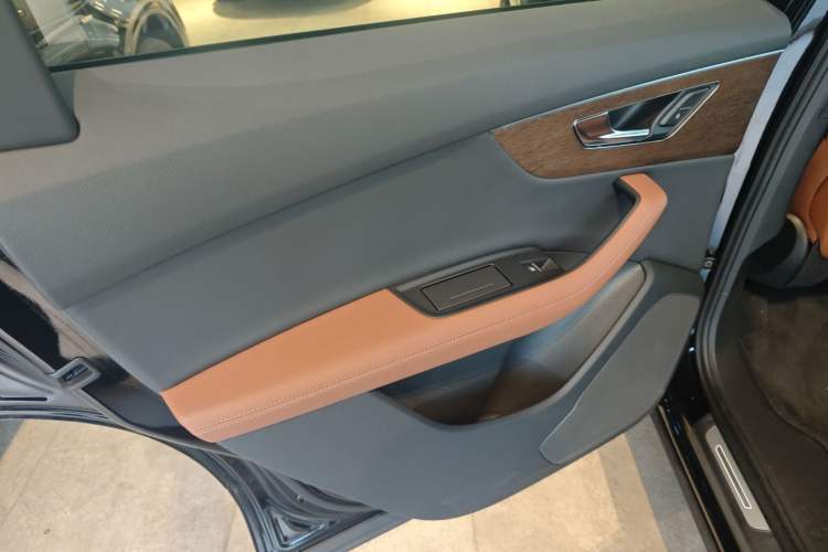 Used Audi Q7 2024 45 TFSI quattro S line Sport Edition Left Rear Door Interior