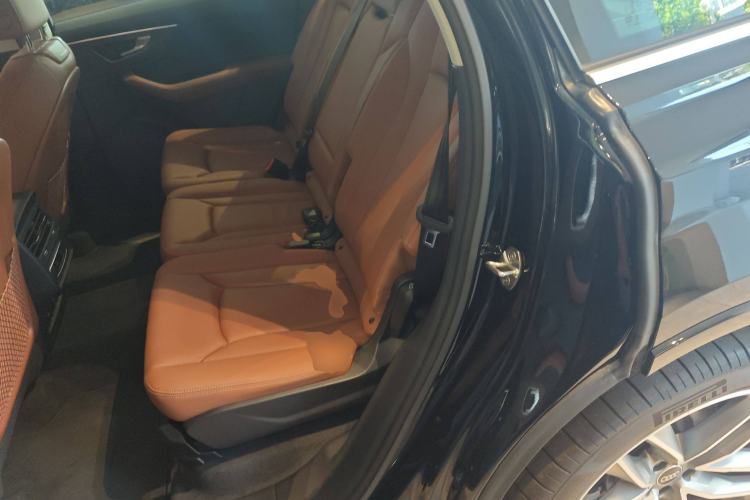 Used Audi Q7 2024 45 TFSI quattro S line Sport Edition Left Rear Seat
