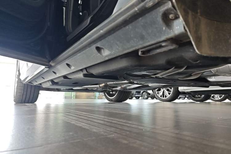 Used Audi Q7 2024 55 TFSI quattro S line Sport model Left Side Sill