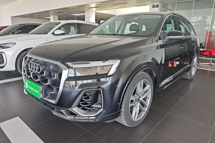 Used Audi Q7 2024 55 TFSI quattro S line Sport model Guazi used car, China used car export, Used car for sale, Used  cars, Cheapest cars for sale