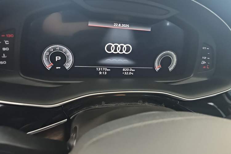 Used Audi Q7 2024 45 TFSI quattro S line Sport Edition Odometer Close Up
