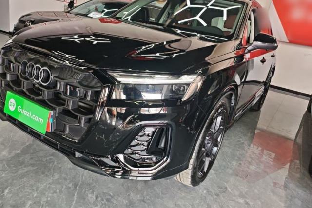 Used Audi Q7 2024 45 TFSI quattro S line Black Warrior Edition