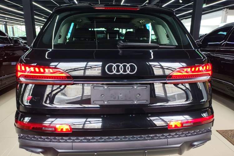 Used Audi Q7 2024 55 TFSI quattro S line Sport model Rear