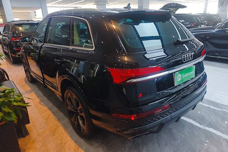 Used Audi Q7 2024 55 TFSI quattro S line Sport model Rear Left 45 Deg